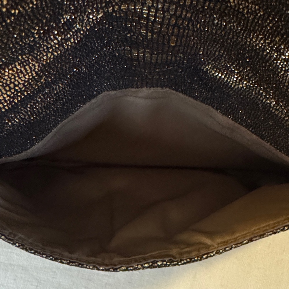 Like New! GAP Metallic Quilted Crossbody Bag - Picture 6 of 10